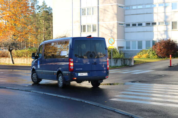 Ukikyyti toimi Uudessakaupungissa kutsupohjaisena joukkoliikenteen palveluna.