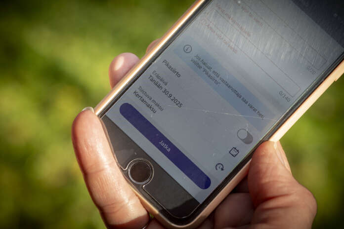 Esimerkiksi Nordean mobiilipankissa pikasiirron voi valita klikkaamalla rastin ruutuun laskua maksaessa.